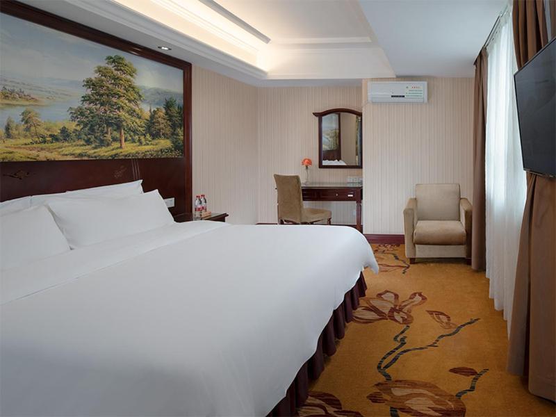 Vienna Hotel Dongguan Chang'An Mid Zhen'An Road エクステリア 写真